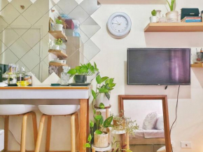 Netflix & Chill at a Cozy Place (along EDSA)